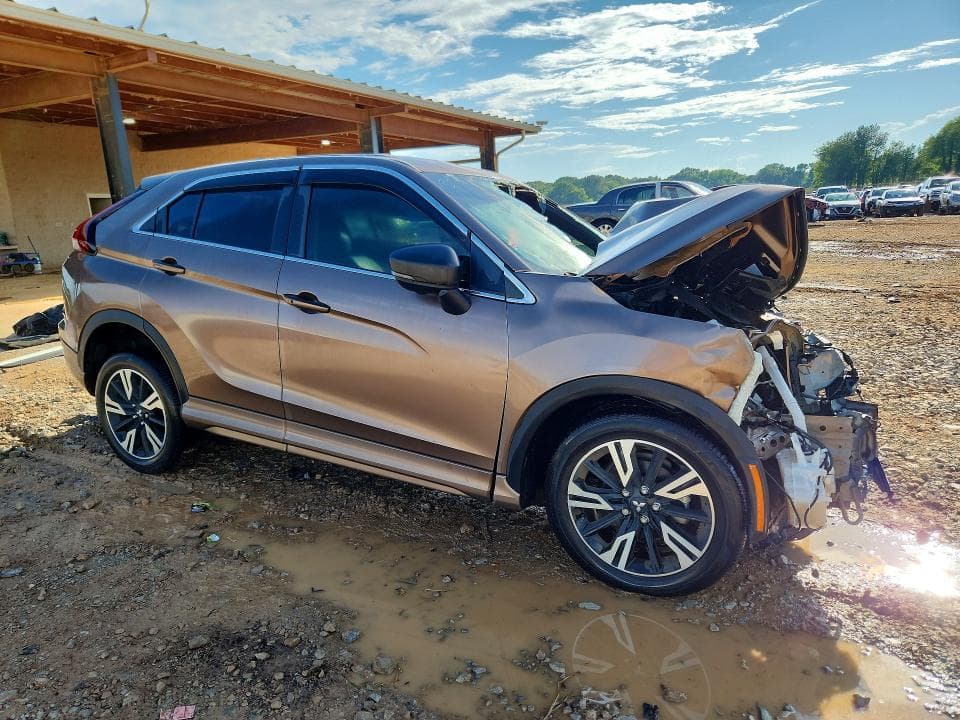 2024 MITSUBISHI ECLIPSE CROSS SE/SEL 4