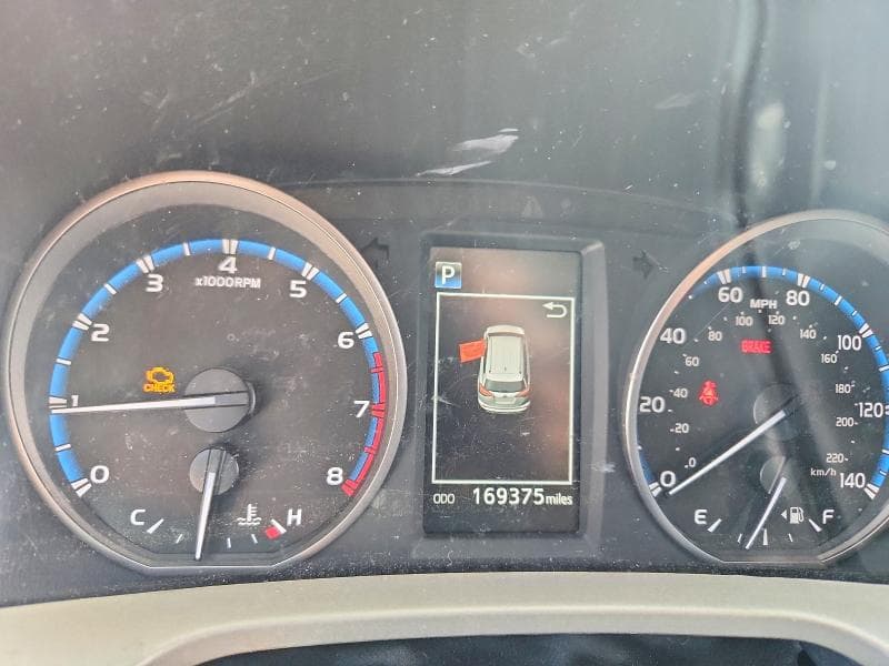 2017 TOYOTA RAV4 LE 9
