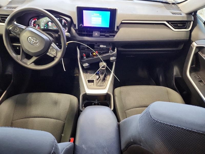2024 TOYOTA RAV4 LE 8