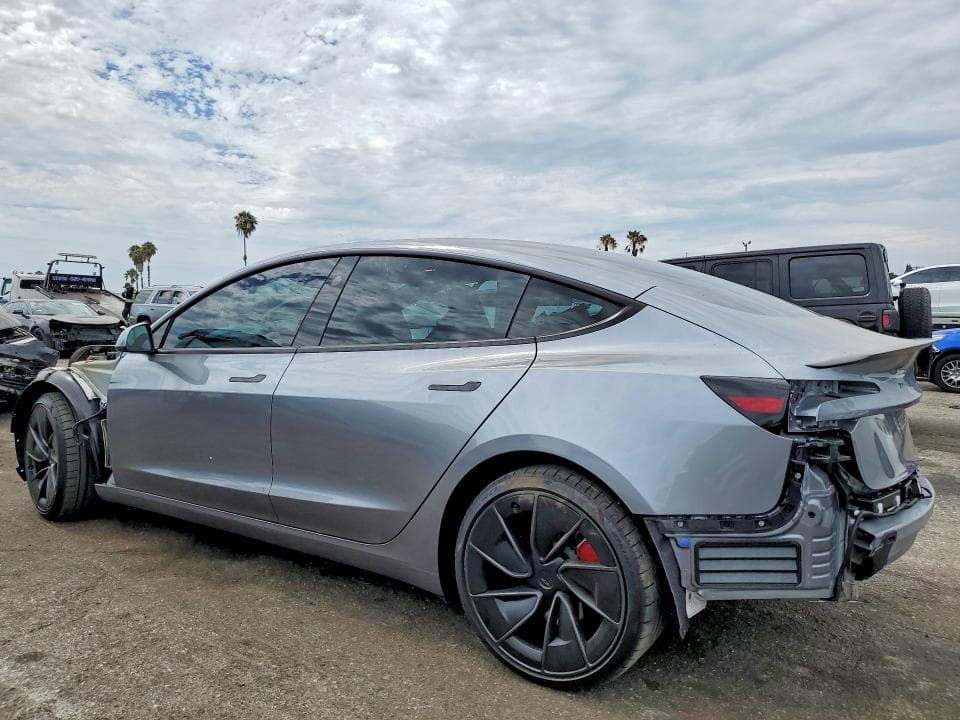 2026 TESLA MODEL 3 2