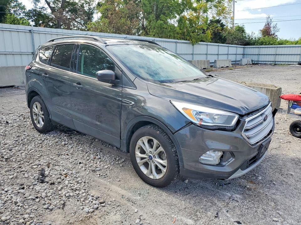 2018 FORD ESCAPE SE 4