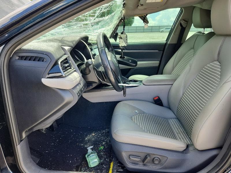 2019 TOYOTA CAMRY SE 7