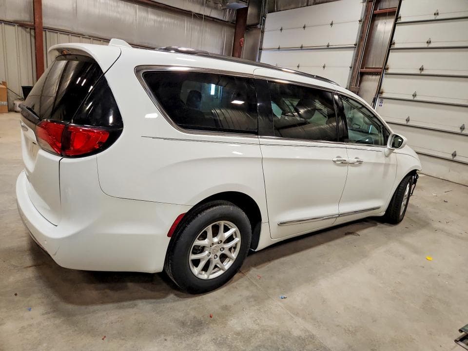 2020 CHRYSLER PACIFICA TOURING L 3