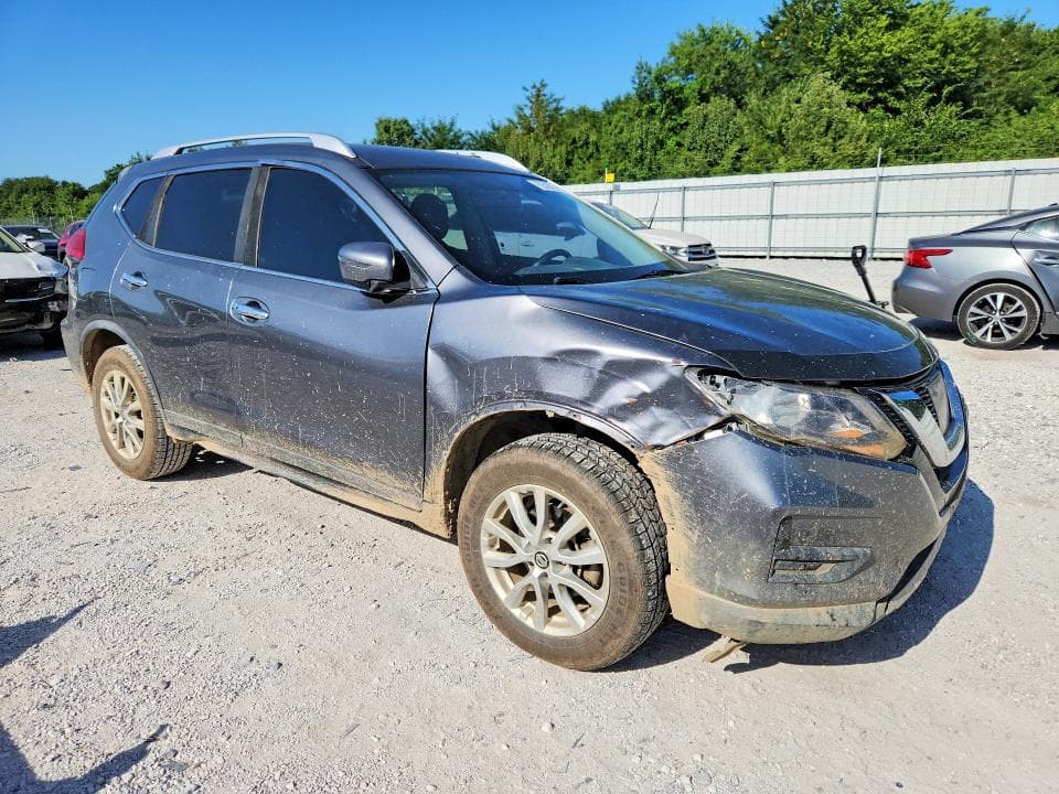 2017 NISSAN ROGUE SV 4