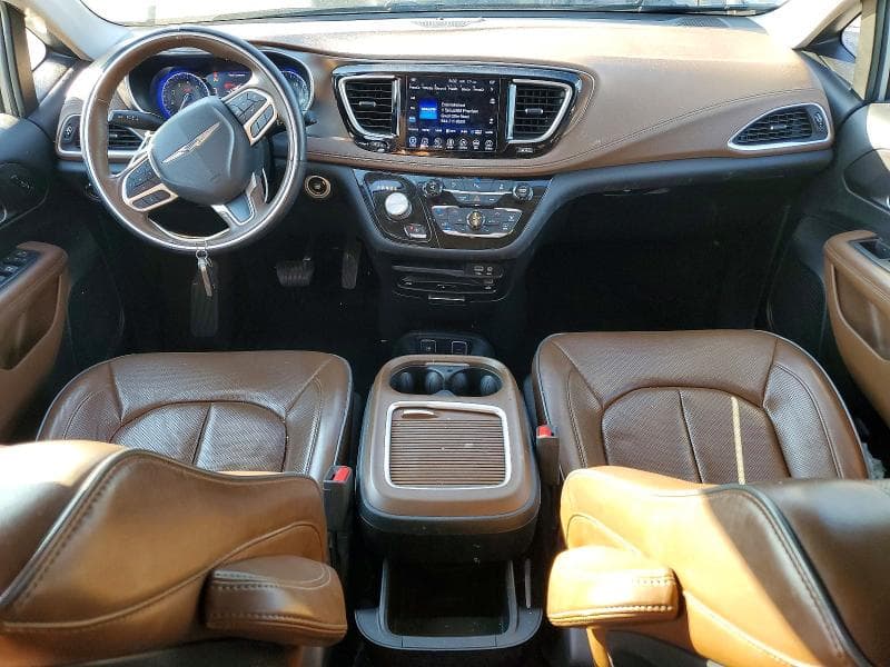 2017 CHRYSLER PACIFICA LIMITED 8
