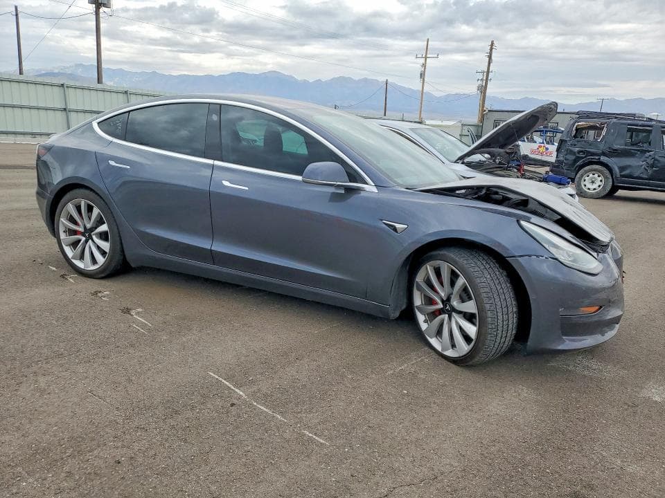 2018 TESLA MODEL 3 4