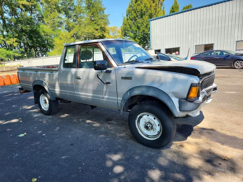 1984 DATSUN 720 KING CAB 4X4 4