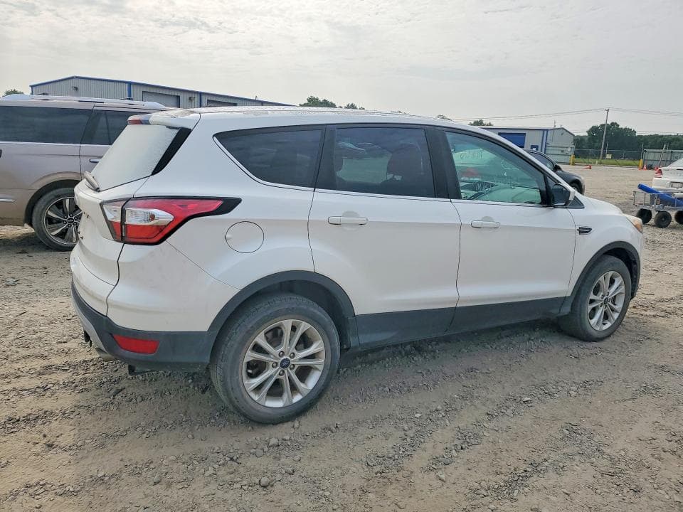 2017 FORD ESCAPE SE 3