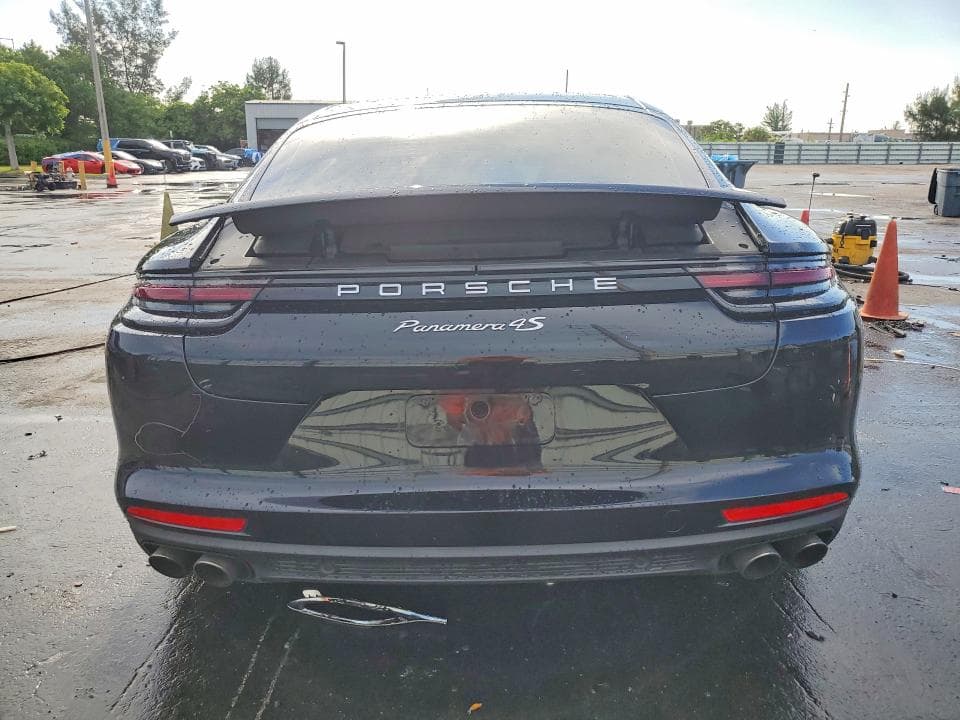 2018 PORSCHE PANAMERA 4S 6