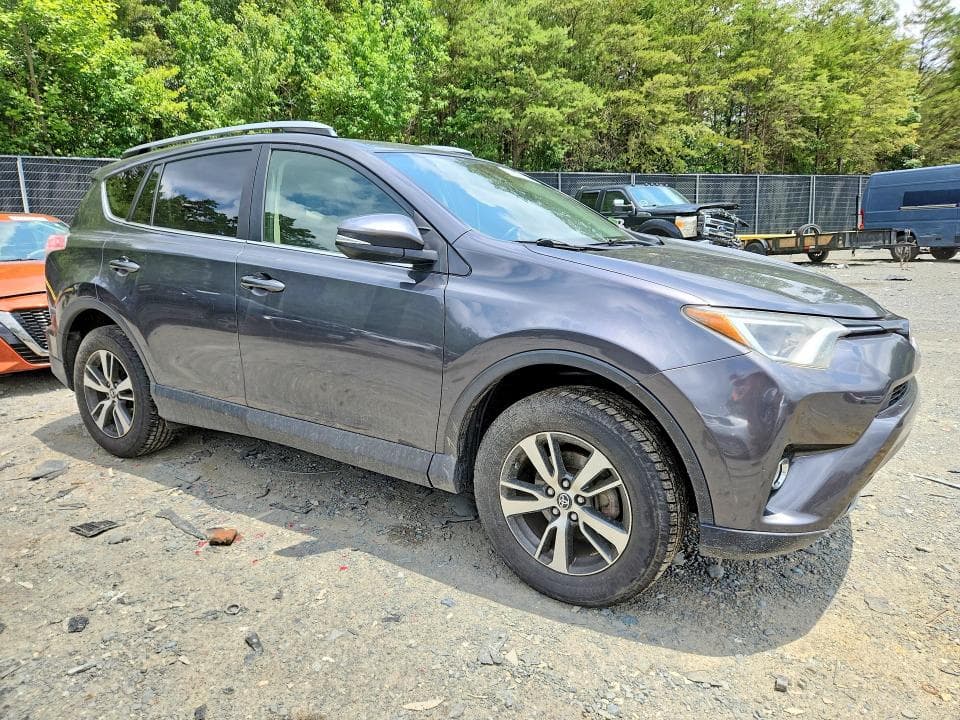 2017 TOYOTA RAV4 XLE 4
