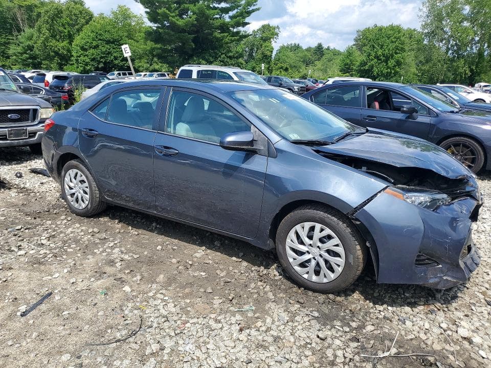 2017 TOYOTA COROLLA LE 4