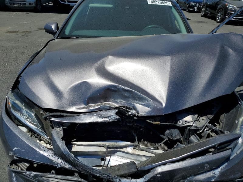 2019 TOYOTA CAMRY LE 11