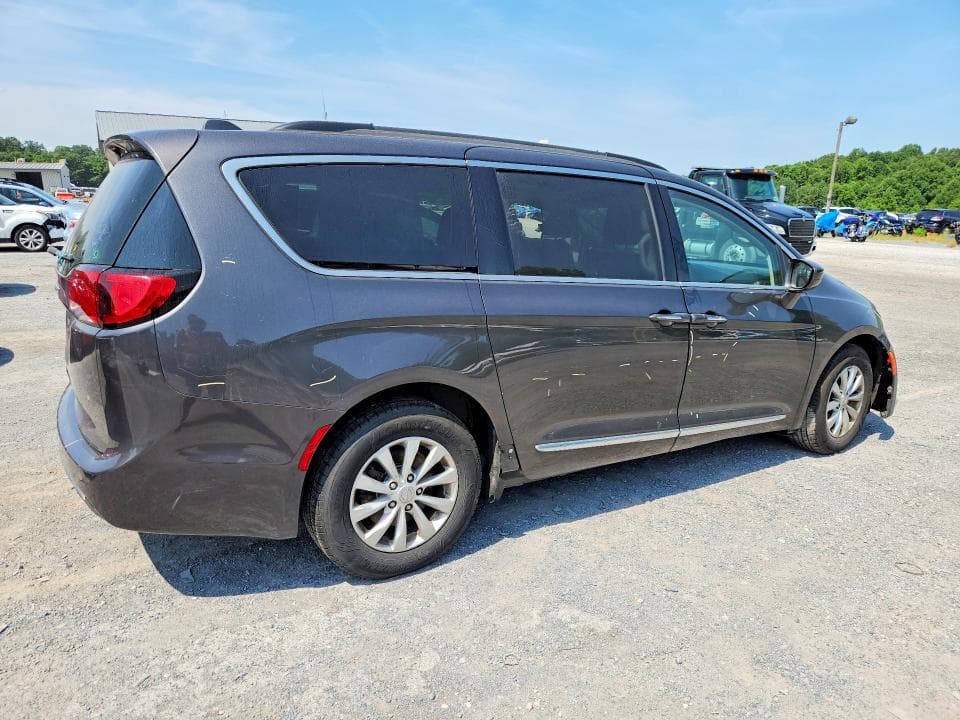 2017 CHRYSLER PACIFICA TOURING L 3