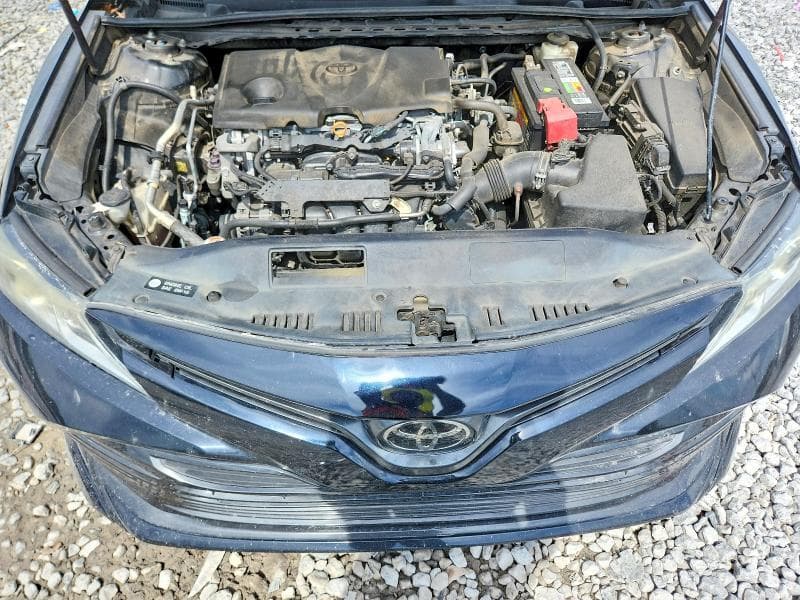 2018 TOYOTA CAMRY LE 11