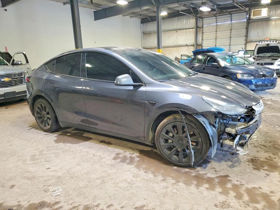 2021 TESLA MODEL Y 4
