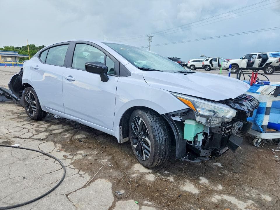 2025 NISSAN VERSA SR 4