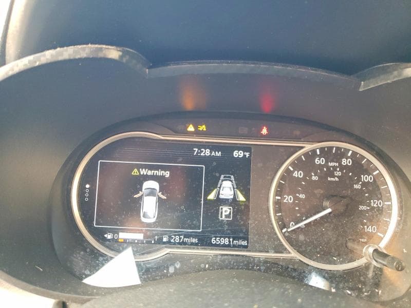 2021 NISSAN VERSA SV 9