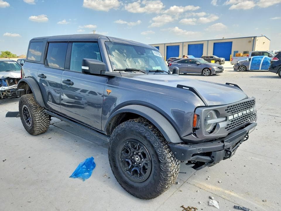 2023 FORD BRONCO BASE 4