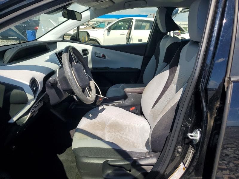 2017 TOYOTA PRIUS TWO 7