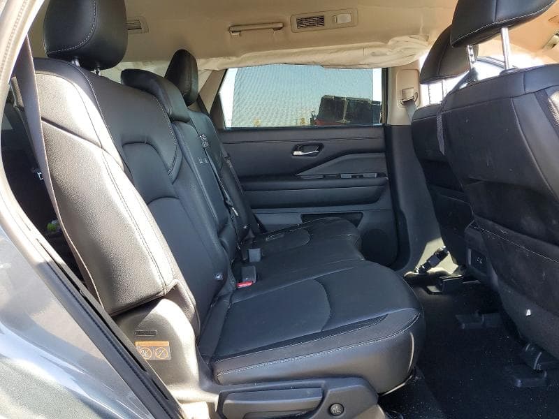 2024 NISSAN PATHFINDER SL 11