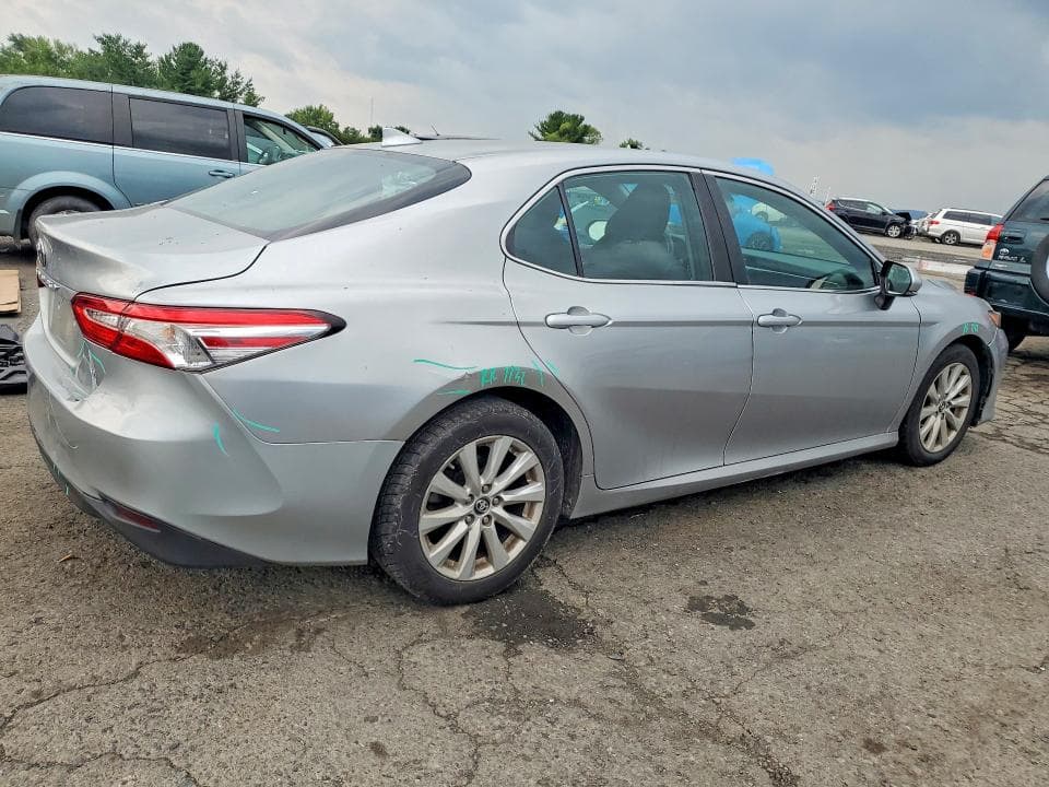 2019 TOYOTA CAMRY LE 3