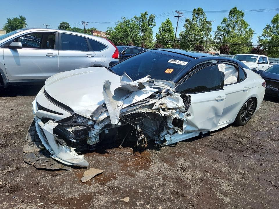 2019 TOYOTA CAMRY XSE - 1
