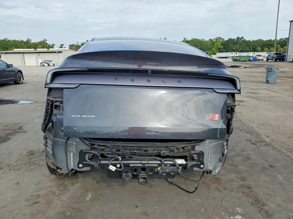 2026 TESLA MODEL Y 6