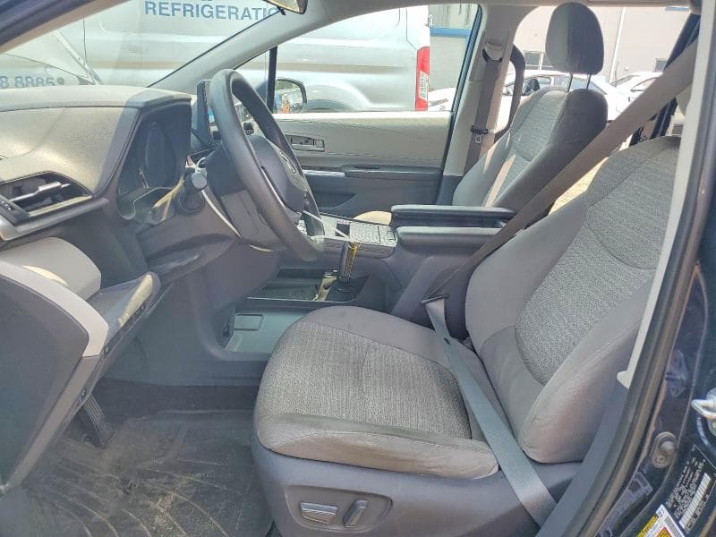 2021 TOYOTA SIENNA LE 7