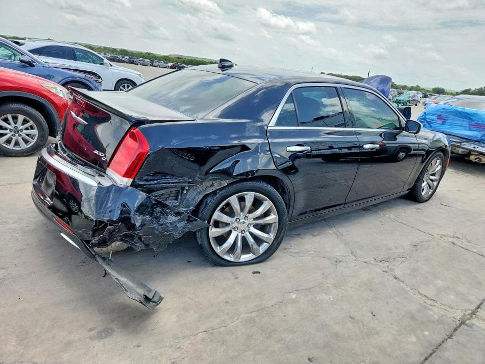 2019 CHRYSLER 300C 3
