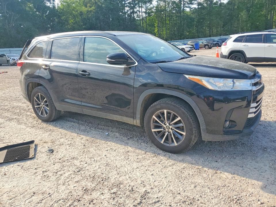 2019 TOYOTA HIGHLANDER XLE 4