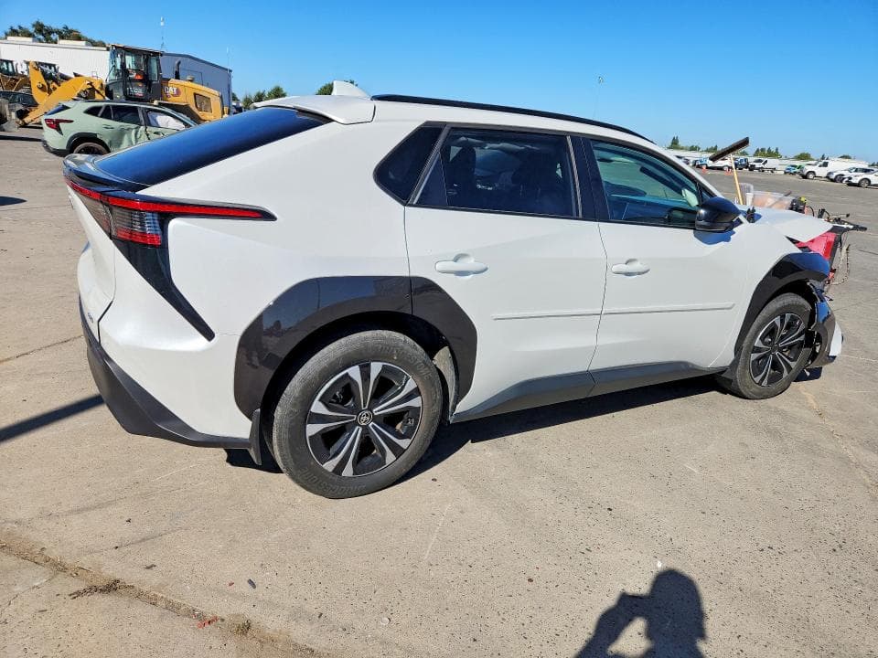 2023 TOYOTA BZ4X XLE 3