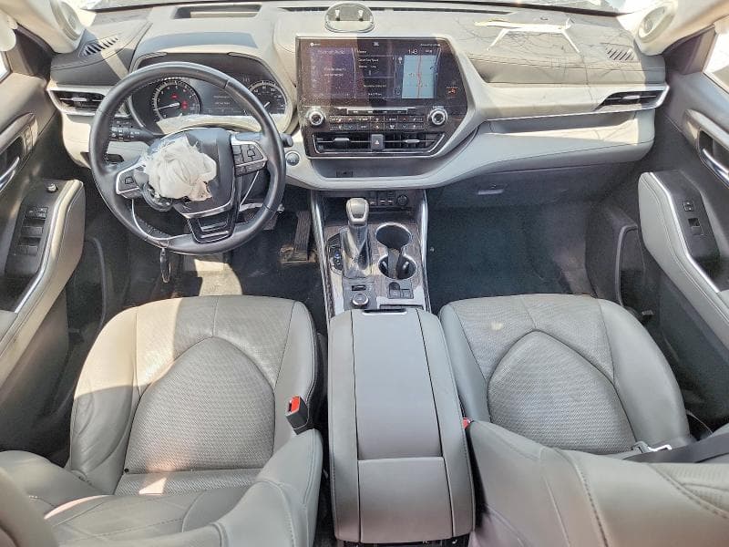 2021 TOYOTA HIGHLANDER PLATINUM 8