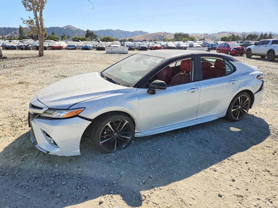 2020 TOYOTA CAMRY XSE - 1