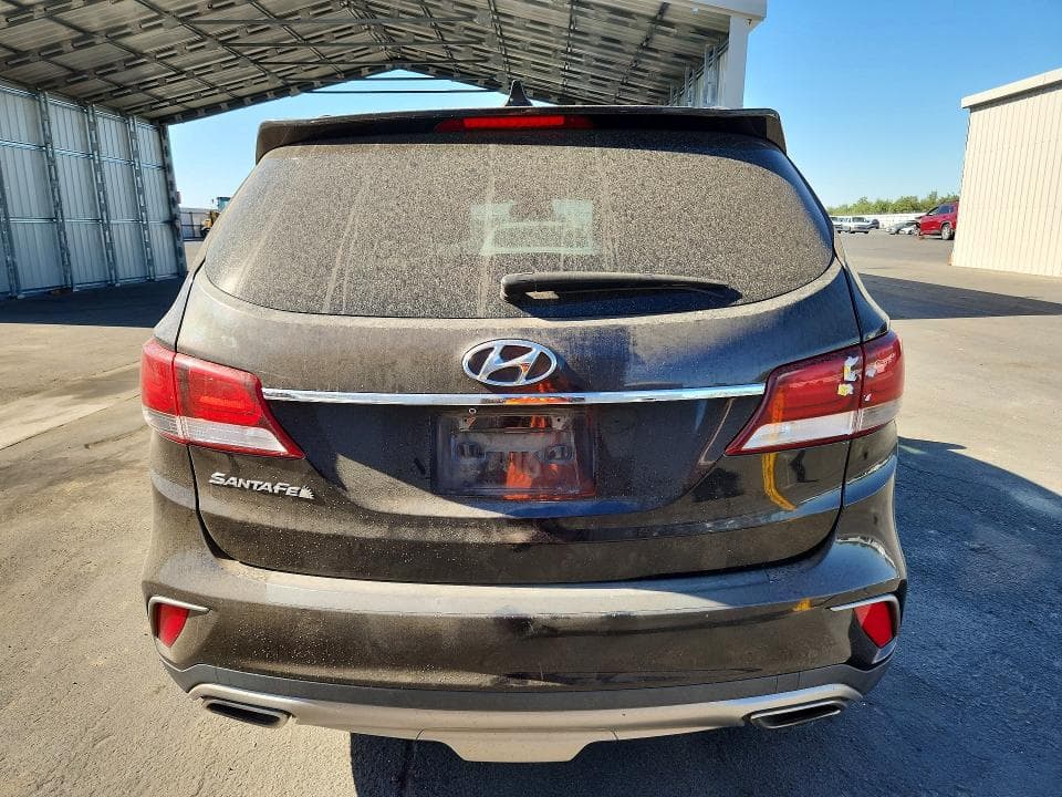 2017 HYUNDAI SANTA FE SE 6