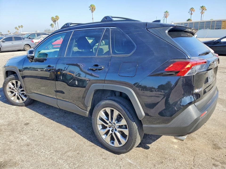 2021 TOYOTA RAV4 XLE PREMIUM 2