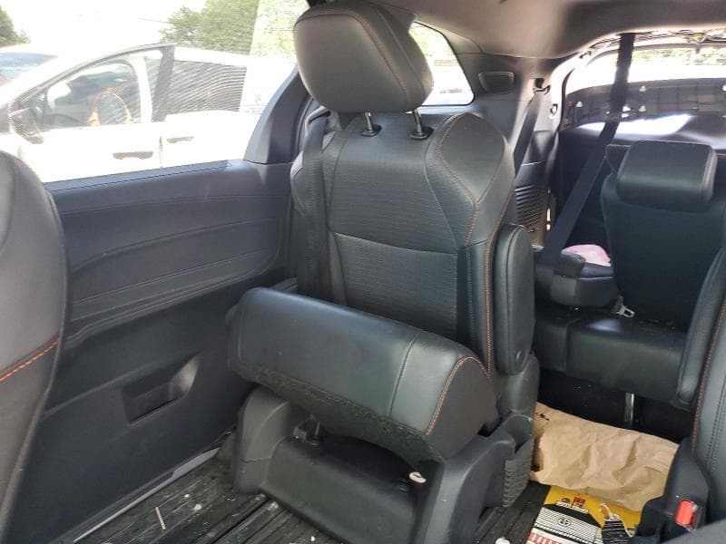 2022 TOYOTA SIENNA XSE 11