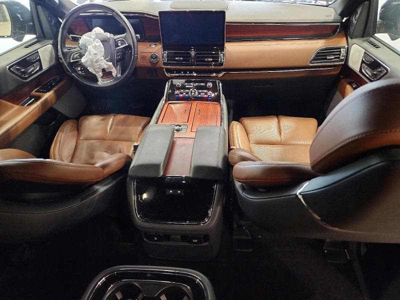 2023 LINCOLN NAVIGATOR L RESERVE 8