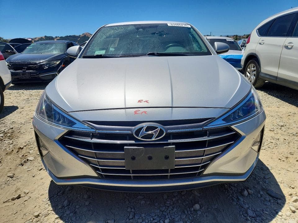 2019 HYUNDAI ELANTRA SE 5