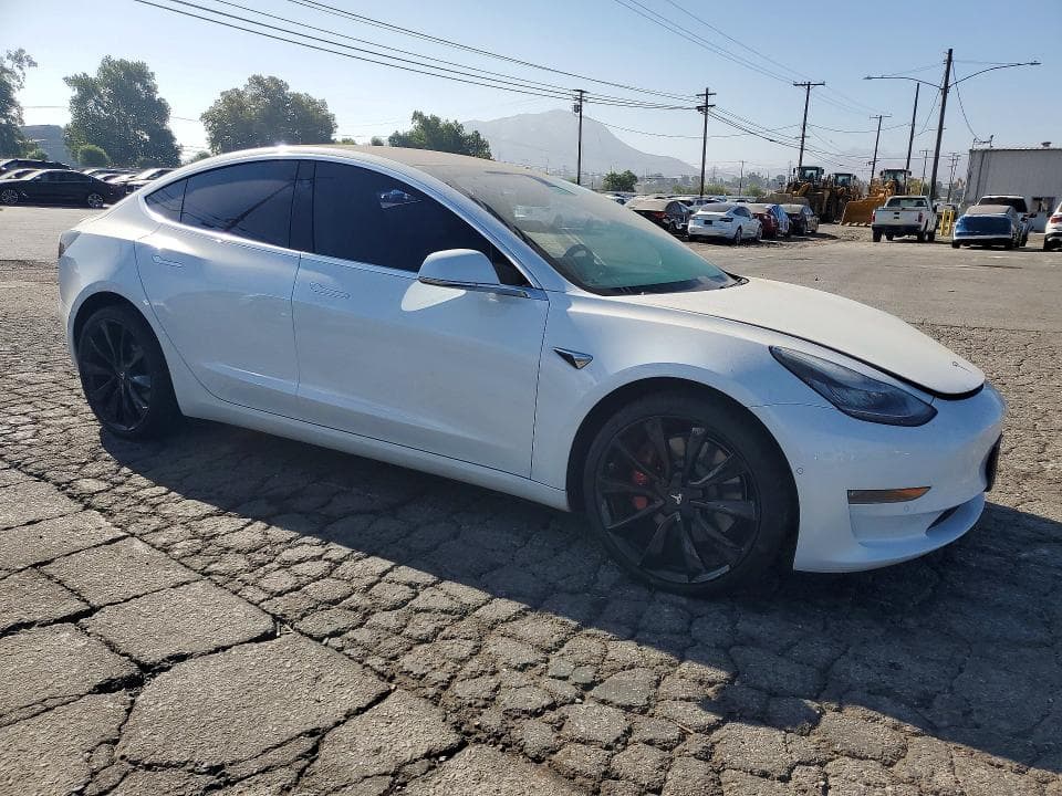 2018 TESLA MODEL 3 4