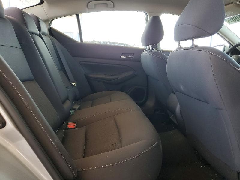 2021 NISSAN ALTIMA 10