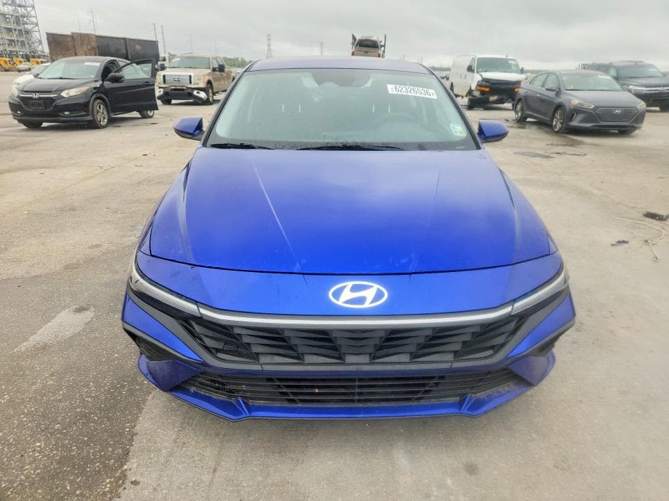 2024 HYUNDAI ELANTRA SEL 5