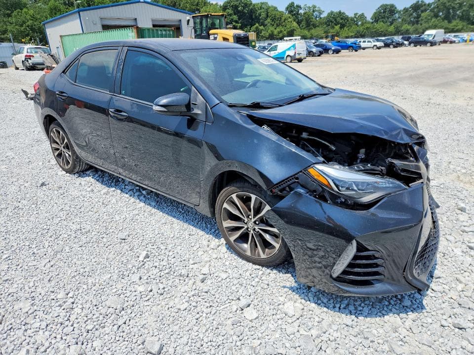 2017 TOYOTA COROLLA SE 4