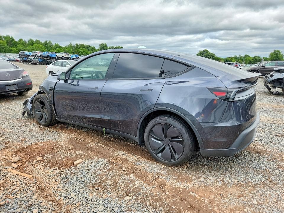 2026 TESLA MODEL Y 2