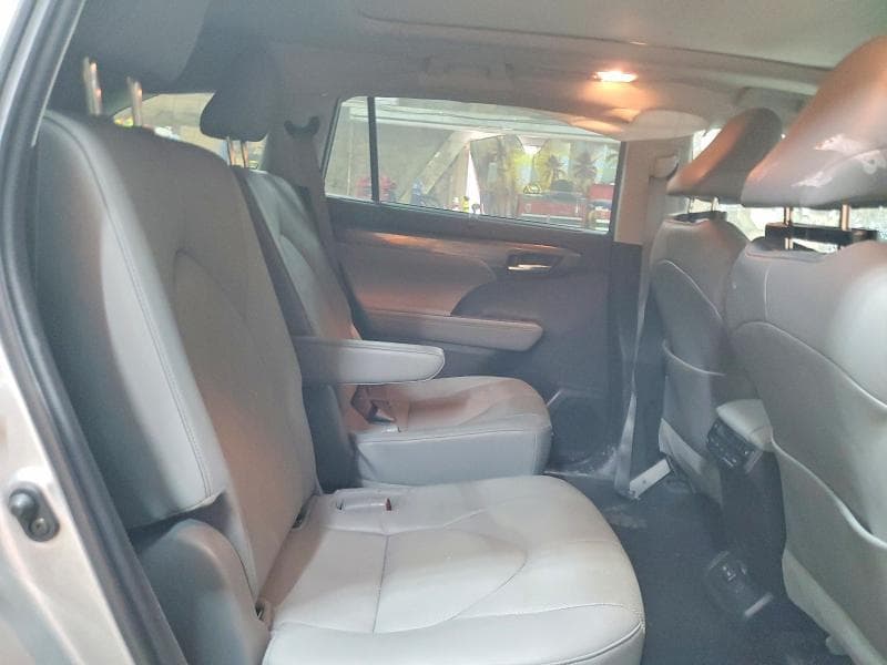 2022 TOYOTA HIGHLANDER PLATINUM 11