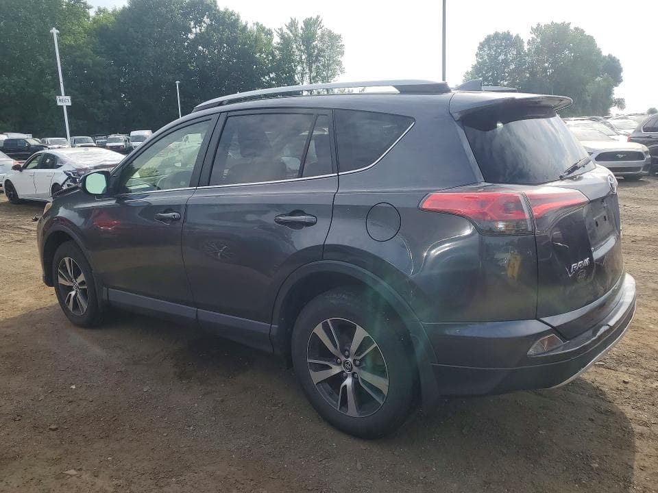 2018 TOYOTA RAV4 XLE 2