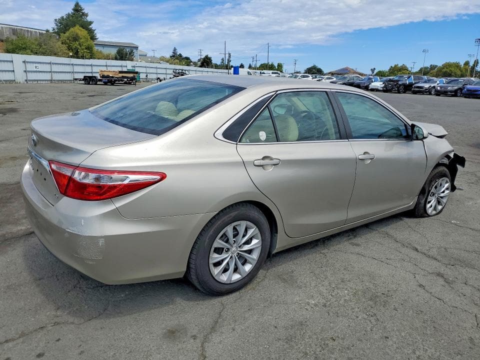 2017 TOYOTA CAMRY LE 3