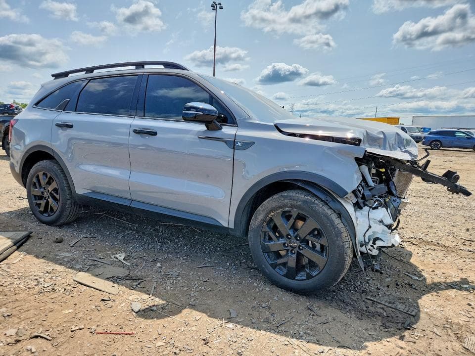 2022 KIA SORENTO S 4