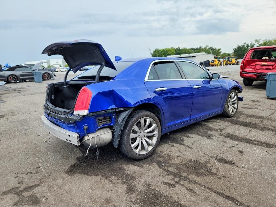 2019 CHRYSLER 300 LIMITED 3