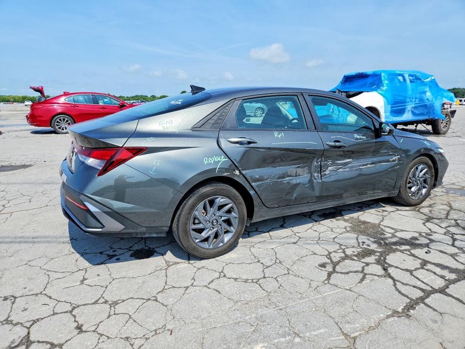 2024 HYUNDAI ELANTRA SEL 3