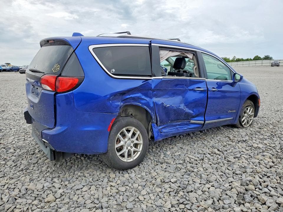 2020 CHRYSLER PACIFICA TOURING L 3